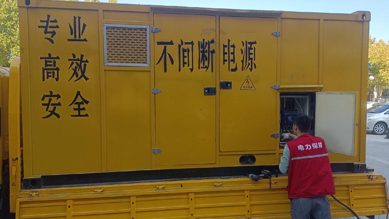 鹿寨柴油发电机组和UPS电源配合使用时，如何避免切换过程中的电力中断？